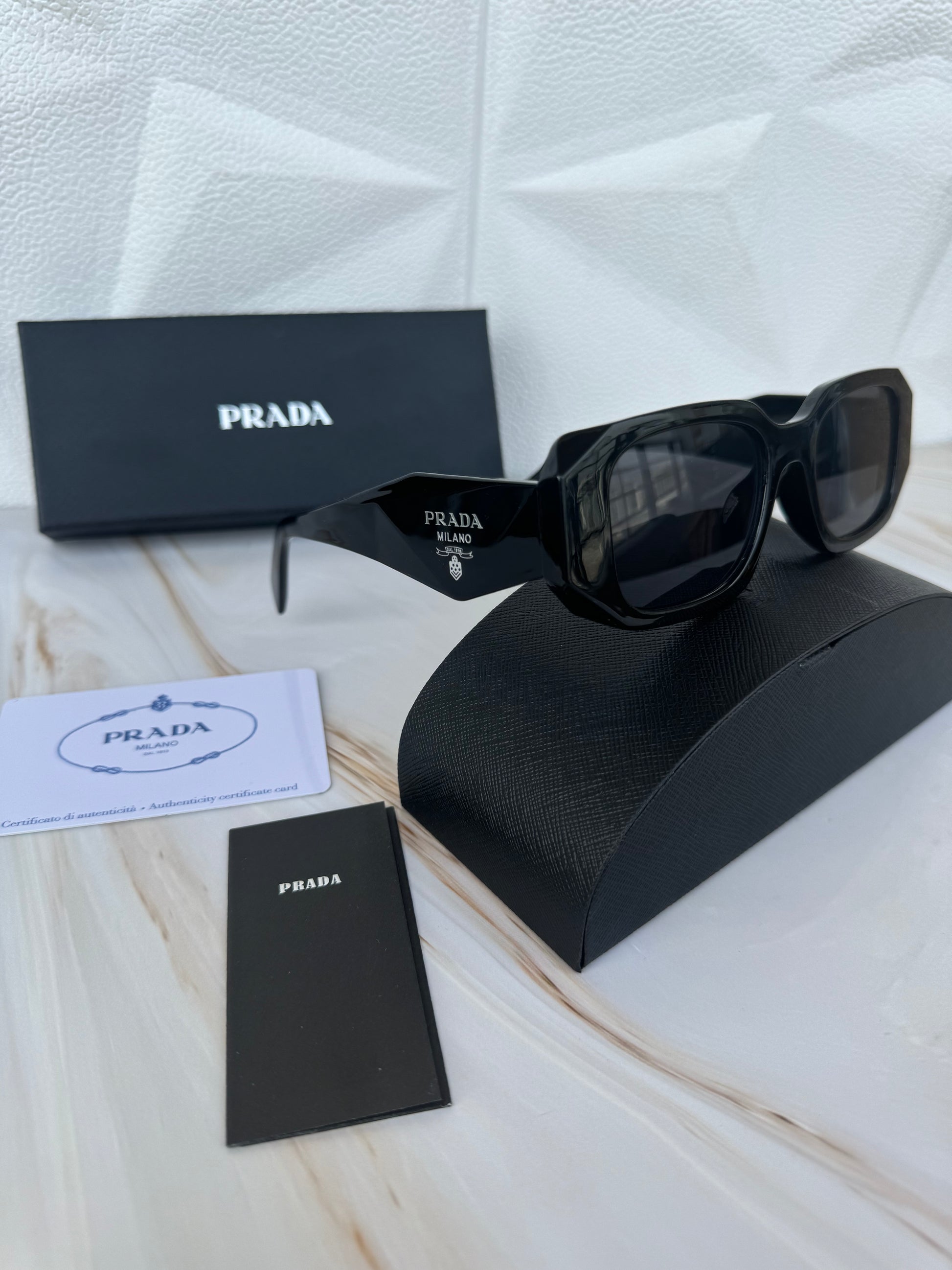 Lentes de sol Prada Diamante