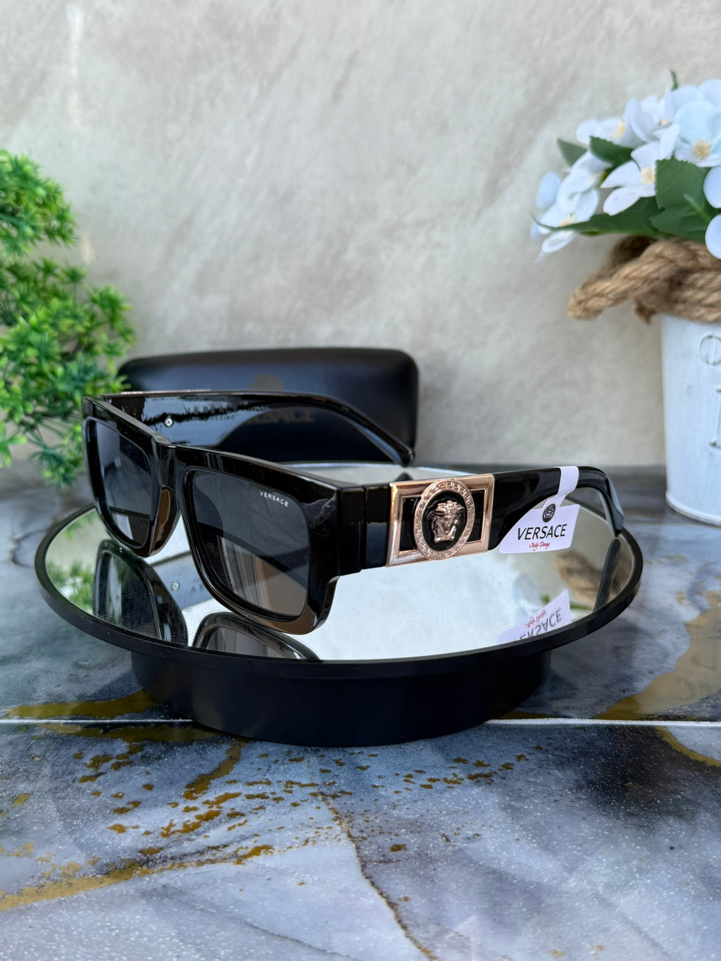 🕶️ Lentes de Sol Versace con Detalles Dorados – Full Lujo y Presencia