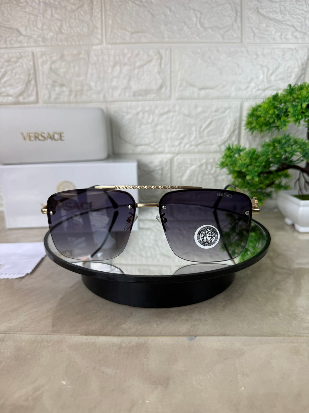 🕶️ Lentes de Sol Versace – Aviador Cuadrado Dorado | Polarizado + Filtro UV