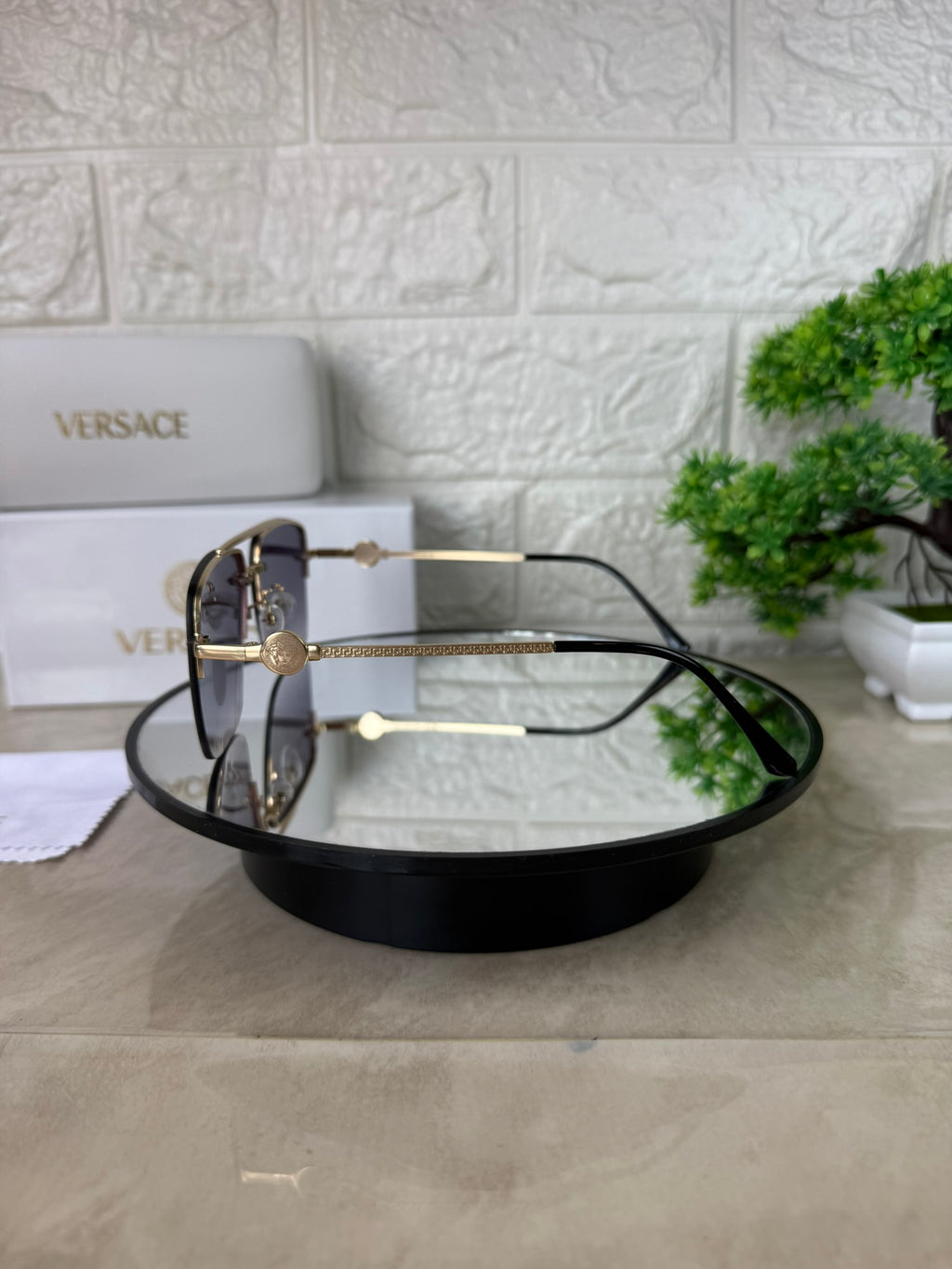 🕶️ Lentes de Sol Versace – Aviador Cuadrado Dorado | Polarizado + Filtro UV