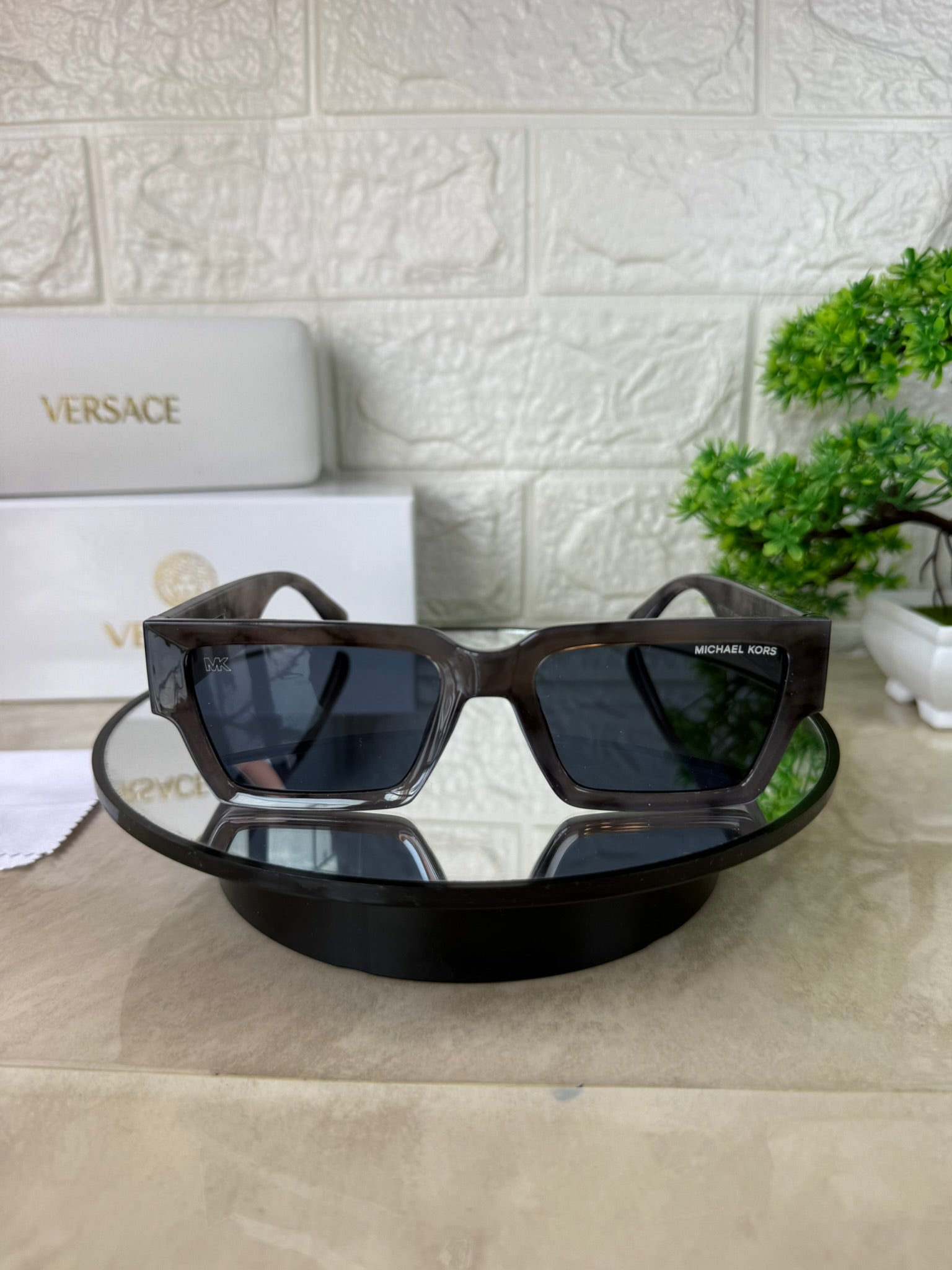 🕶️ Lentes de Sol MK – Estilo y Elegancia en Cada Look