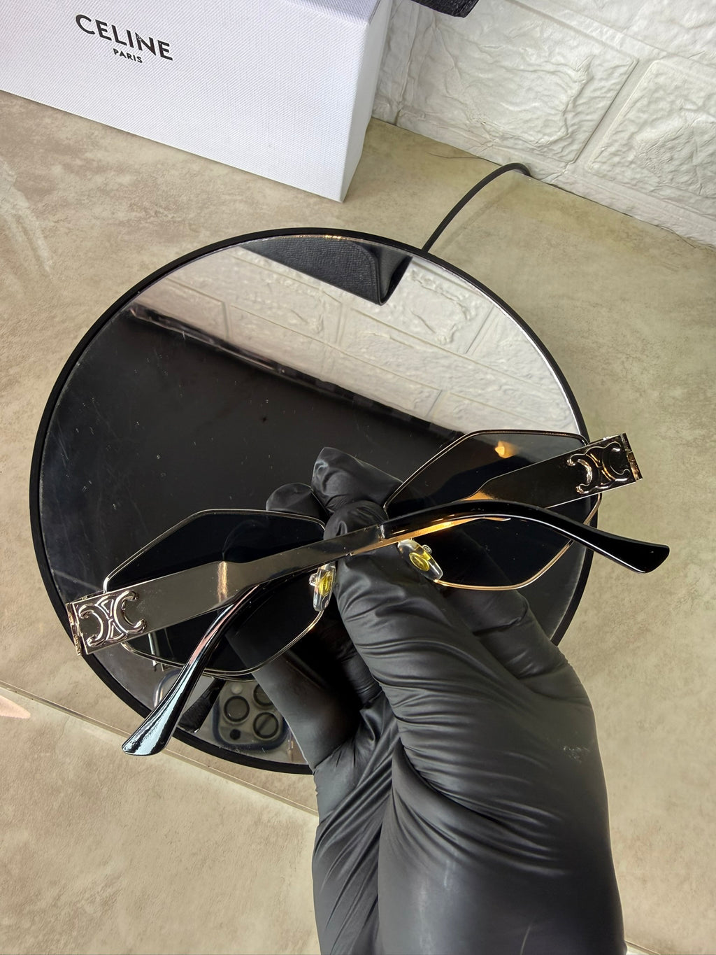🕶️ Lentes de Sol CELINE Triangulares – Elegancia Moderna con Filtro UV400