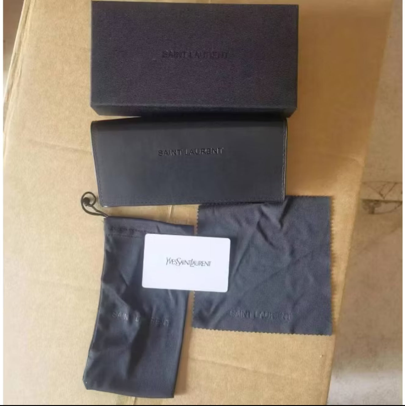 Cajas y estuche para lentes