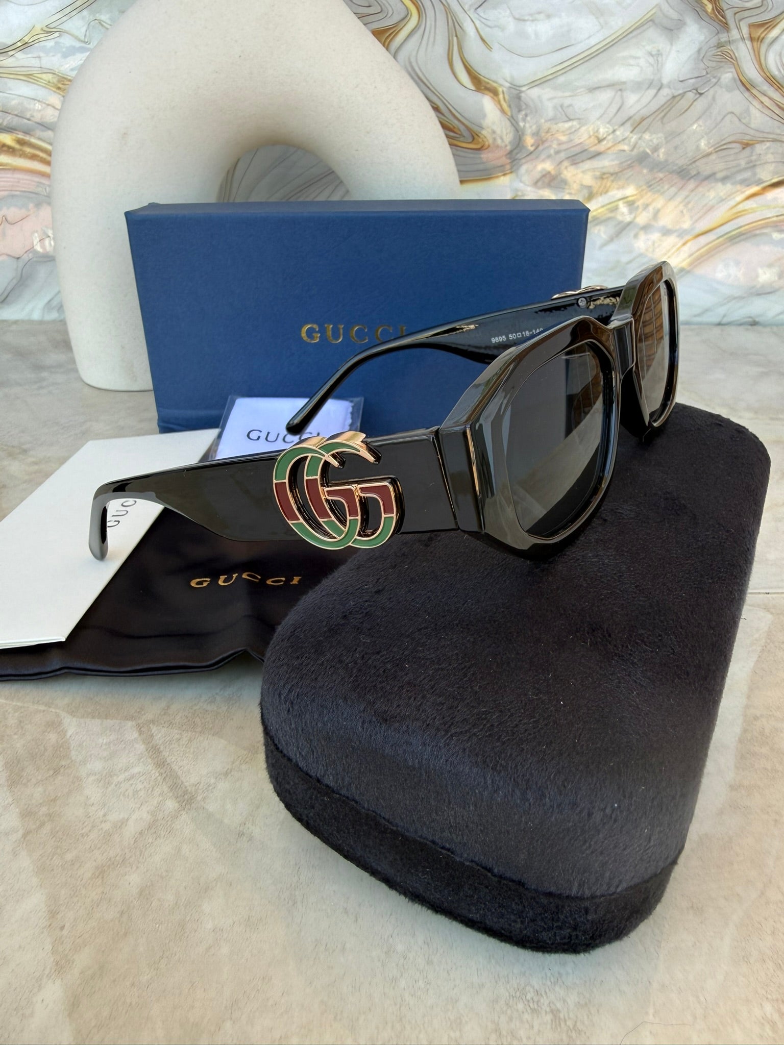 🕶️✨ Gafas Gucci – Modelo Oversize con Logo GG Iconic ✨🕶️