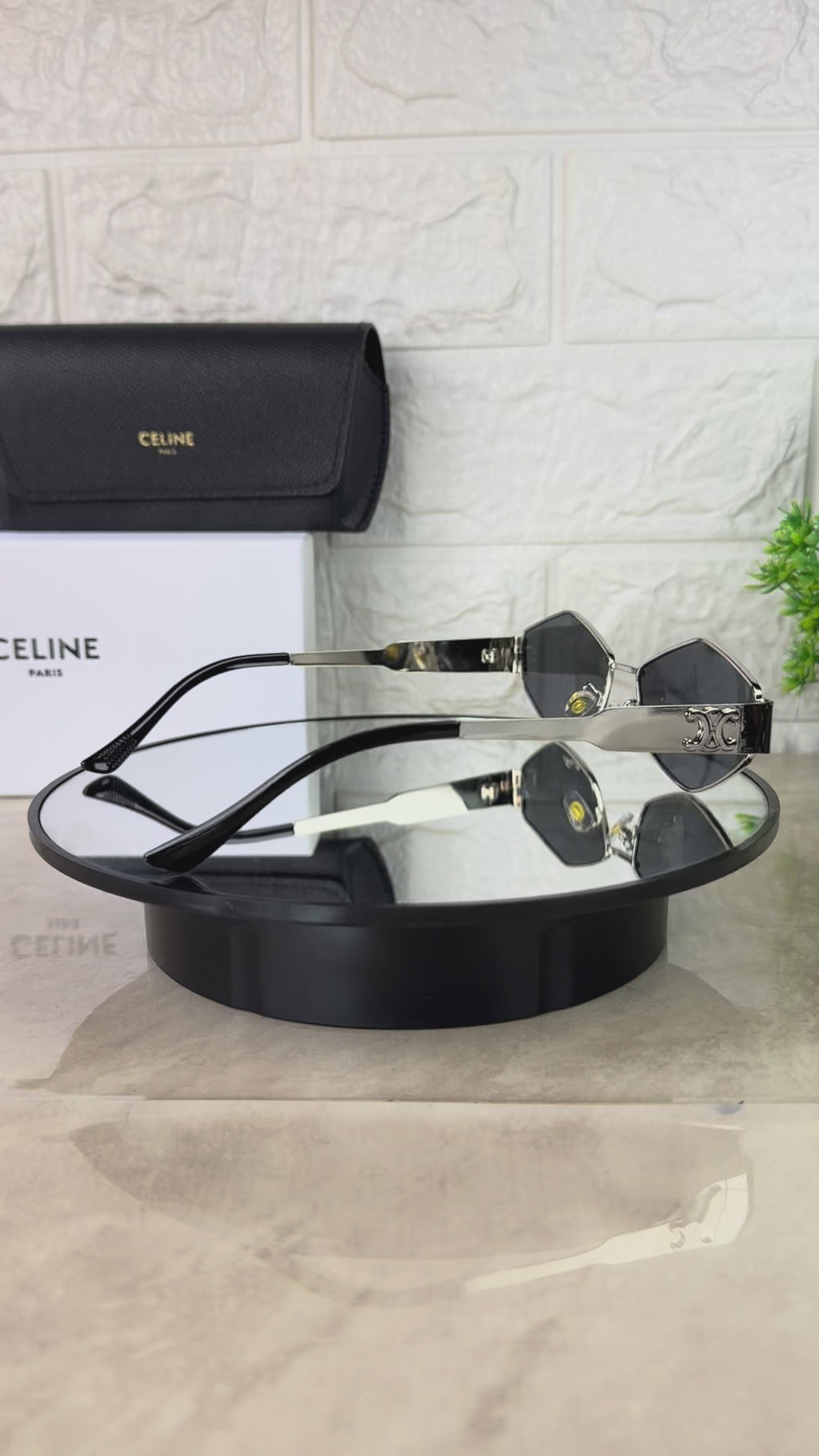 🕶️ Lentes de Sol CELINE Triangulares – Elegancia Moderna con Filtro UV400